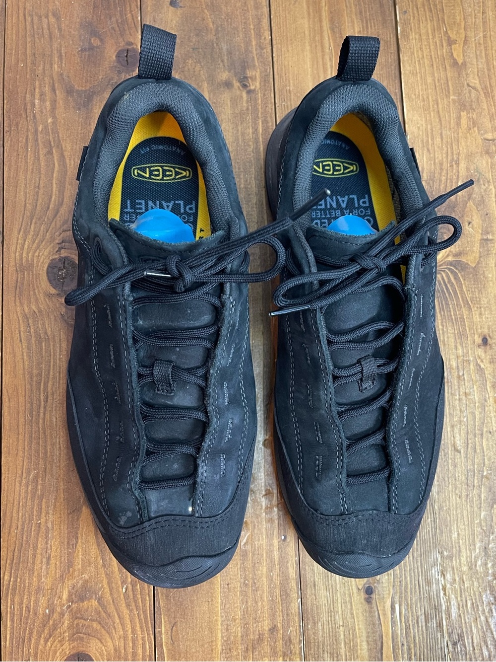 Keen Mens size 8.5 black jasper sneakers
